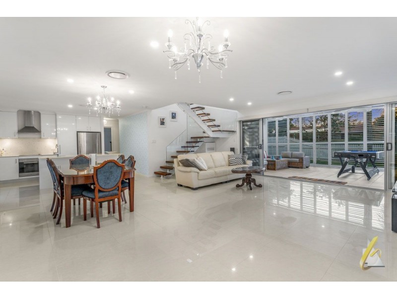74 Mount Ommaney Drive, Jindalee QLD 4074