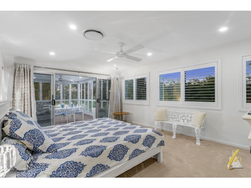74 Mount Ommaney Drive, Jindalee QLD 4074