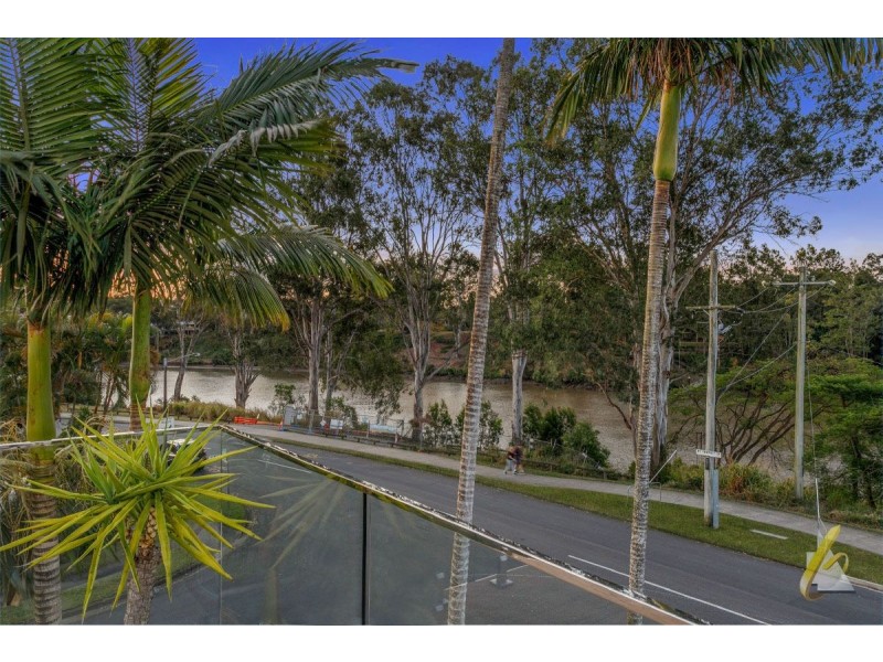 74 Mount Ommaney Drive, Jindalee QLD 4074