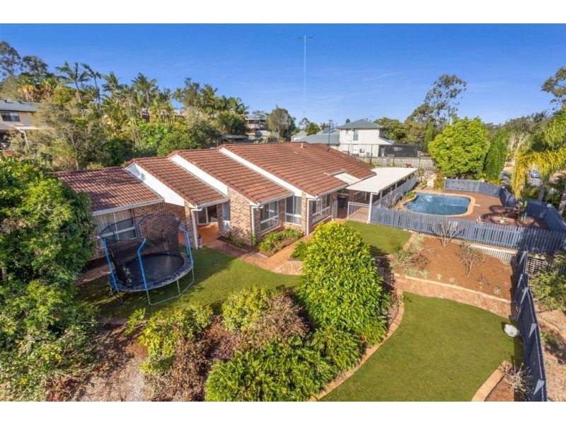 33 Westlake Drive, Mount Ommaney QLD 4074