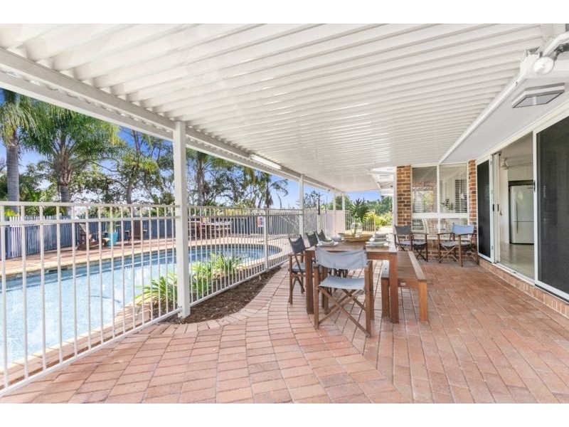 33 Westlake Drive, Mount Ommaney QLD 4074
