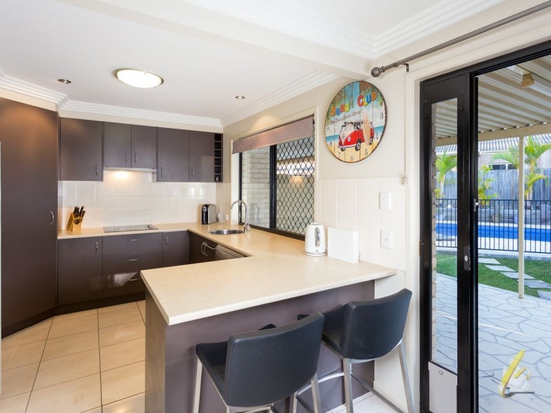 1,2 & 3/37 Carisbrook Cct, Forest Lake QLD 4078