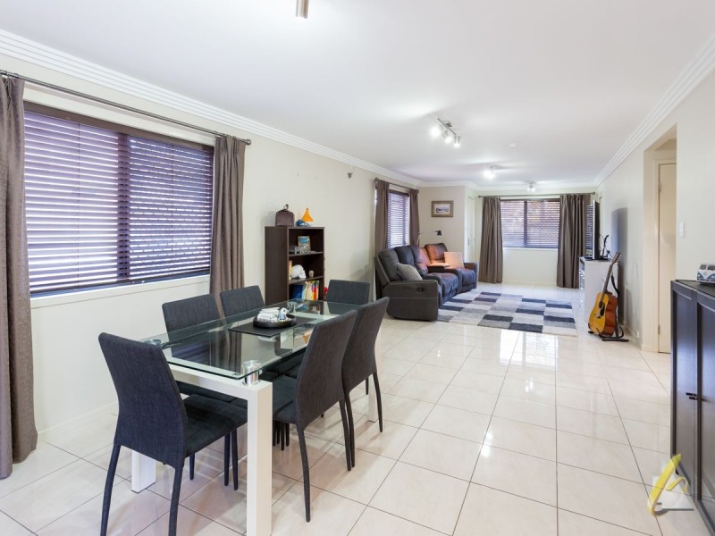 1,2 & 3/37 Carisbrook Cct, Forest Lake QLD 4078