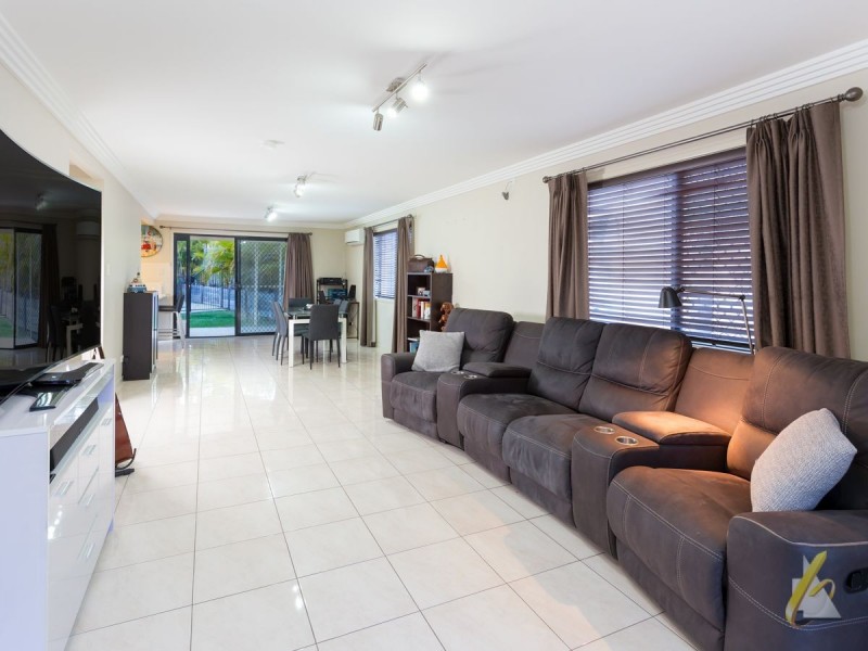 1,2 & 3/37 Carisbrook Cct, Forest Lake QLD 4078