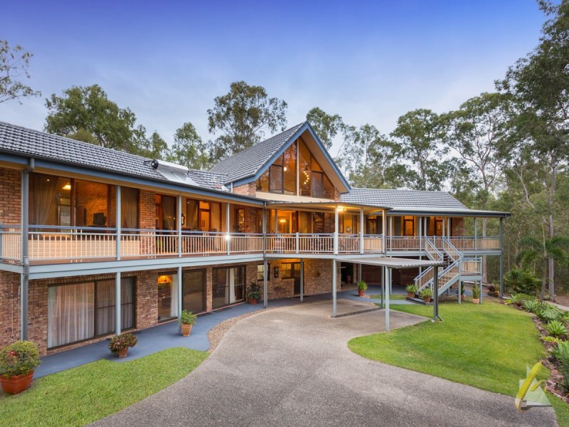 38 Eurambeen Close, Karana Downs QLD 4306