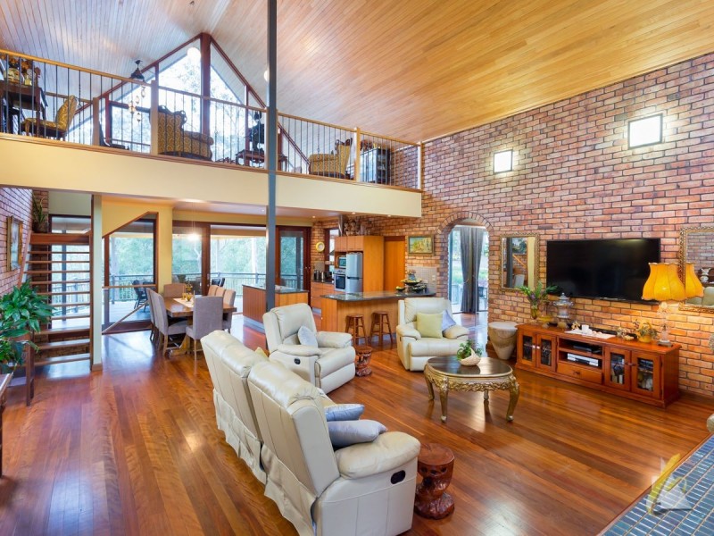38 Eurambeen Close, Karana Downs QLD 4306