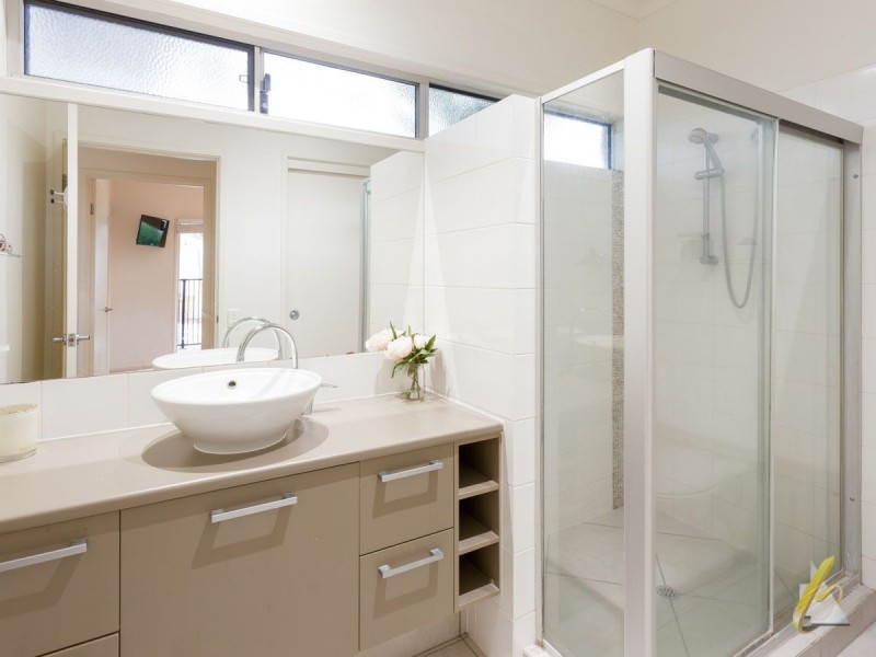 16 Uluru Pl, Forest Lake QLD 4078