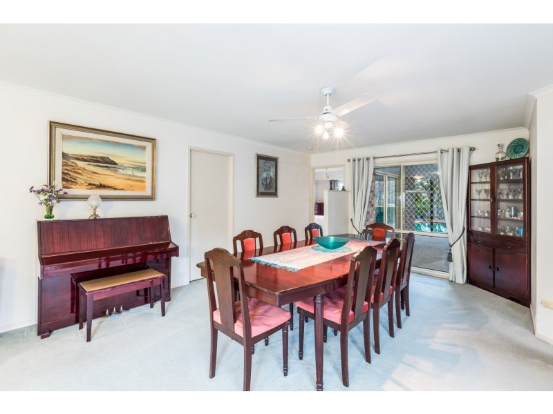 15 McConnell Crescent, Brookfield QLD 4069