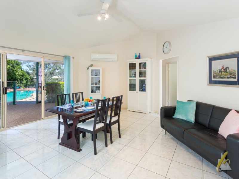 15 McConnell Crescent, Brookfield QLD 4069