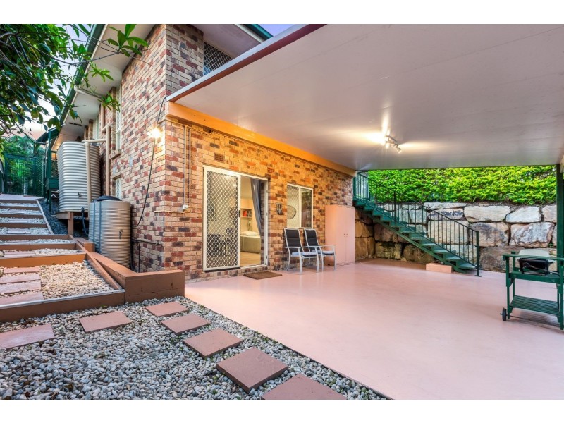 15 McConnell Crescent, Brookfield QLD 4069