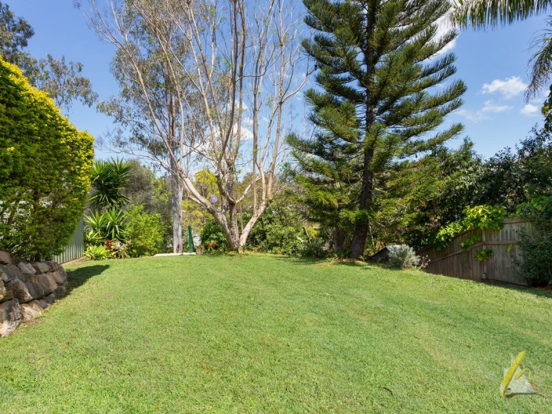 15 McConnell Crescent, Brookfield QLD 4069