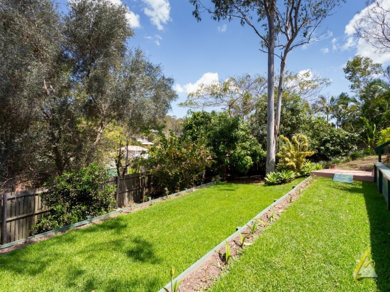 15 McConnell Crescent, Brookfield QLD 4069