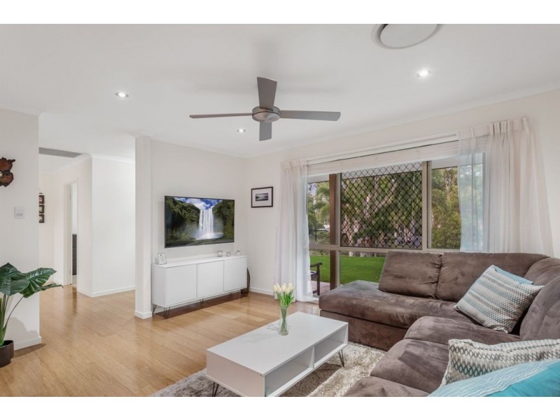 9 Rosemount Street, Sinnamon Park QLD 4073