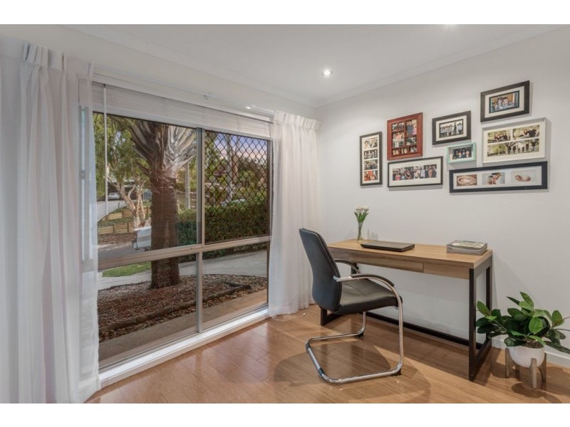 9 Rosemount Street, Sinnamon Park QLD 4073