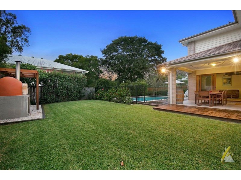 8 Lorikeet Close, Fig Tree Pocket QLD 4069