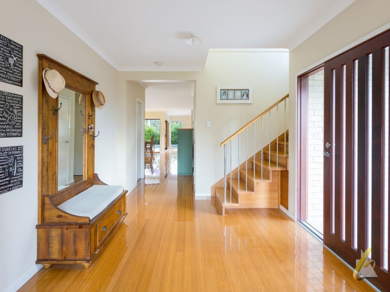 8 Lorikeet Close, Fig Tree Pocket QLD 4069