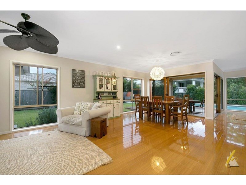 8 Lorikeet Close, Fig Tree Pocket QLD 4069