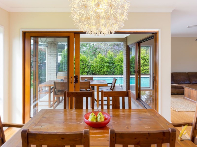 8 Lorikeet Close, Fig Tree Pocket QLD 4069