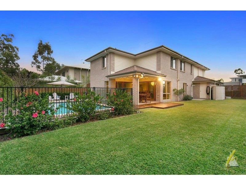 8 Lorikeet Close, Fig Tree Pocket QLD 4069