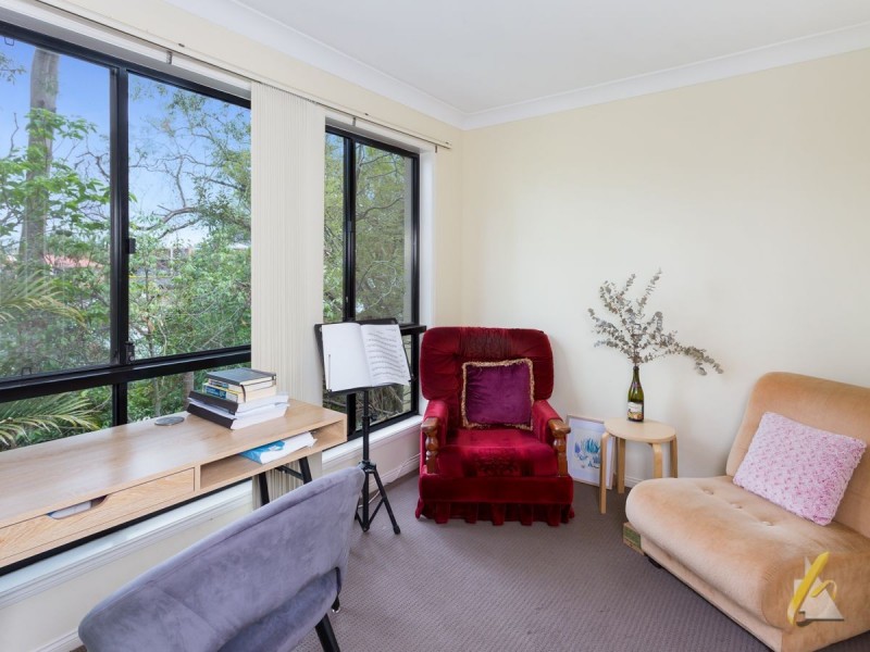136 Stanley Terrace, Taringa QLD 4068