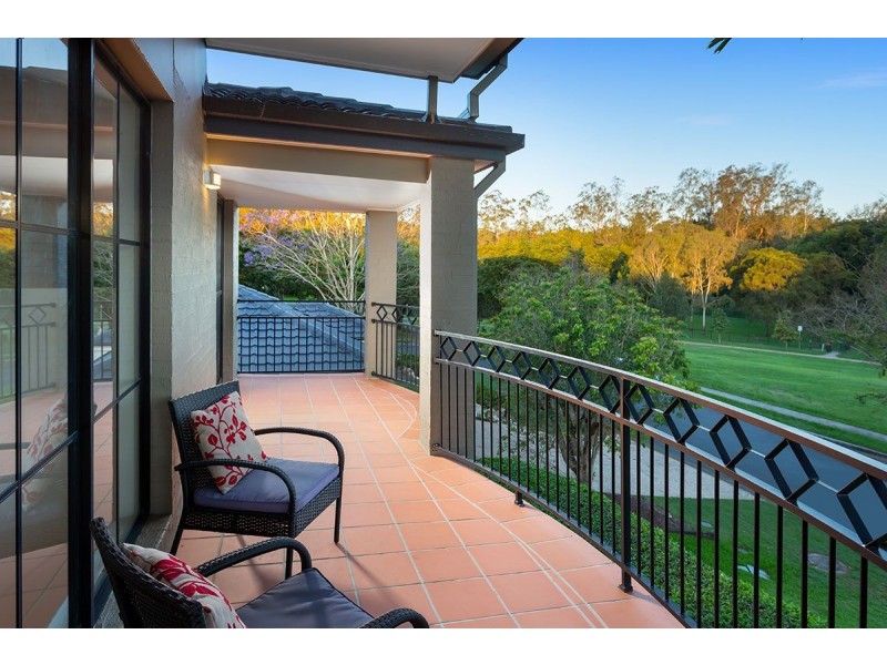 63 Kensington Circuit, Brookfield QLD 4069