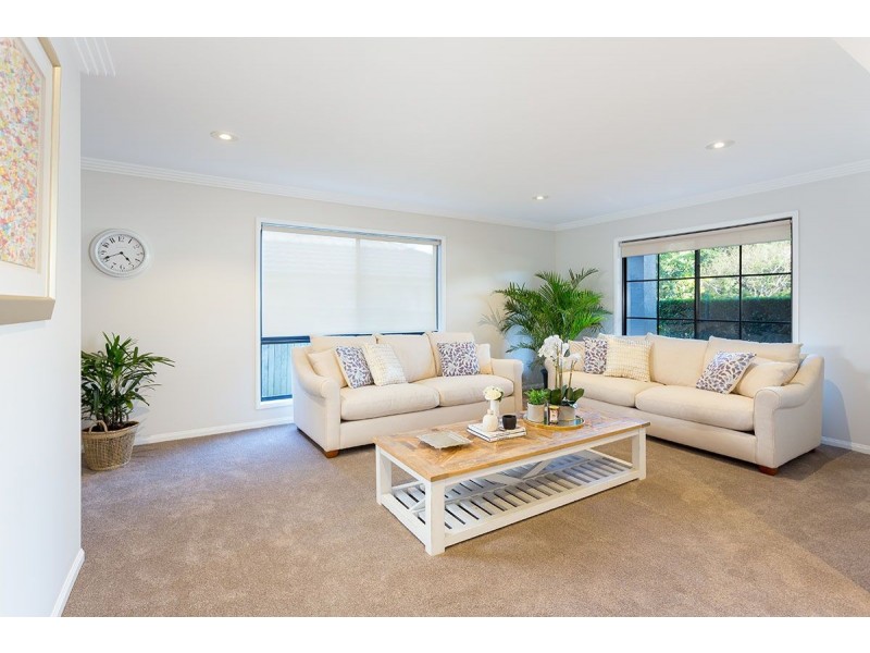 63 Kensington Circuit, Brookfield QLD 4069