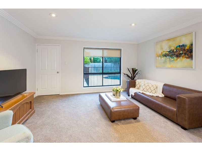 63 Kensington Circuit, Brookfield QLD 4069