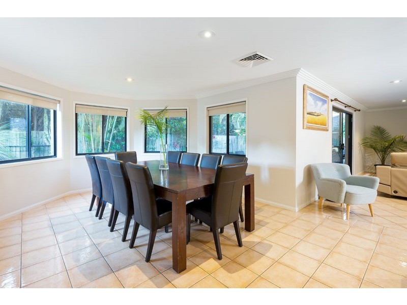 63 Kensington Circuit, Brookfield QLD 4069