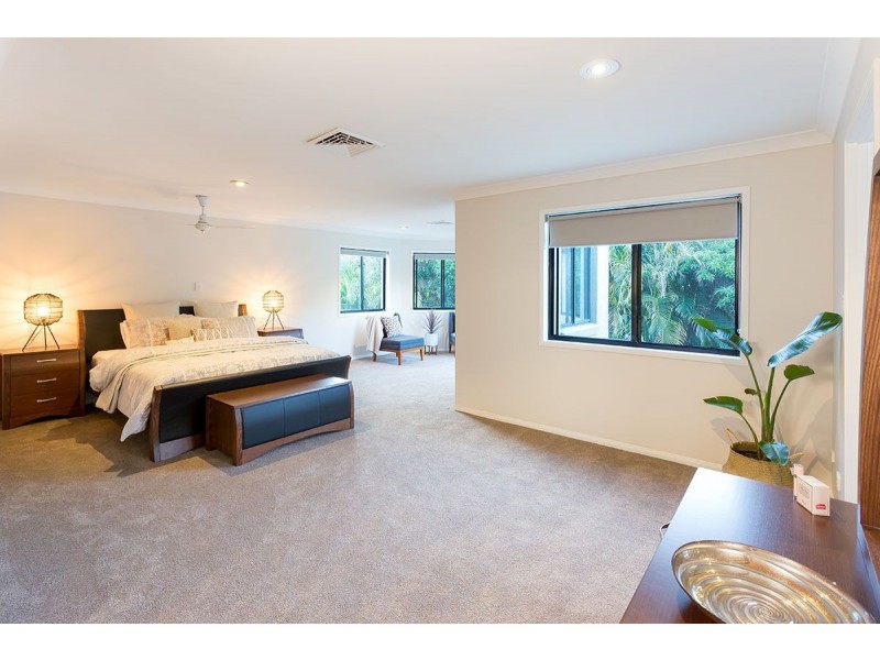 63 Kensington Circuit, Brookfield QLD 4069