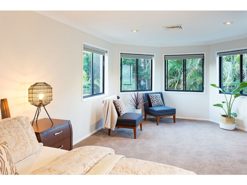 63 Kensington Circuit, Brookfield QLD 4069