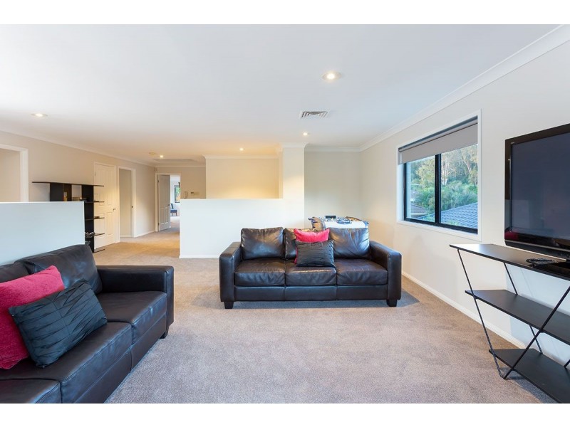 63 Kensington Circuit, Brookfield QLD 4069