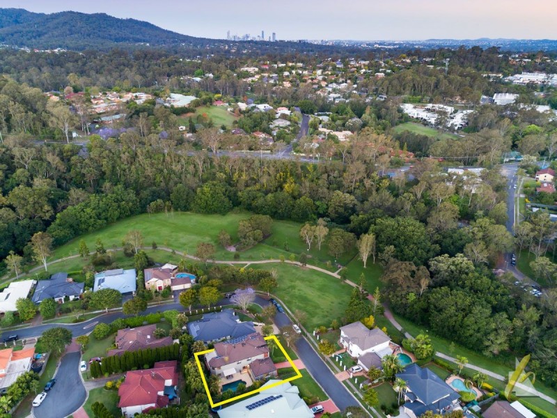 63 Kensington Circuit, Brookfield QLD 4069