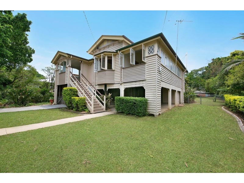 6 Smart Avenue, Eastern Heights QLD 4305