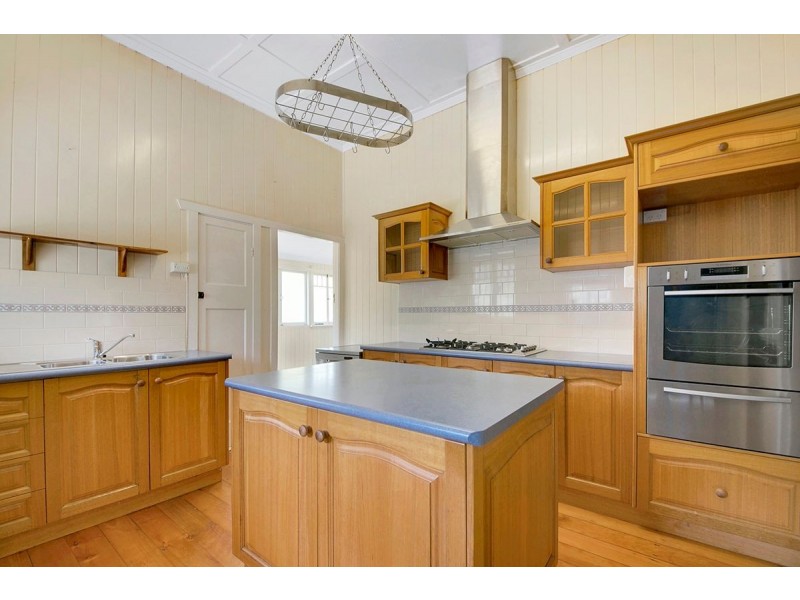 6 Smart Avenue, Eastern Heights QLD 4305