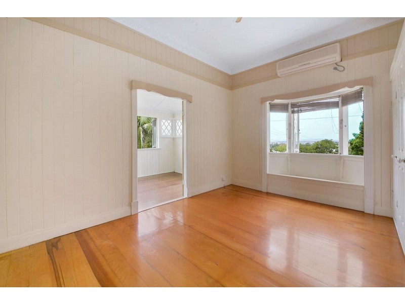 6 Smart Avenue, Eastern Heights QLD 4305