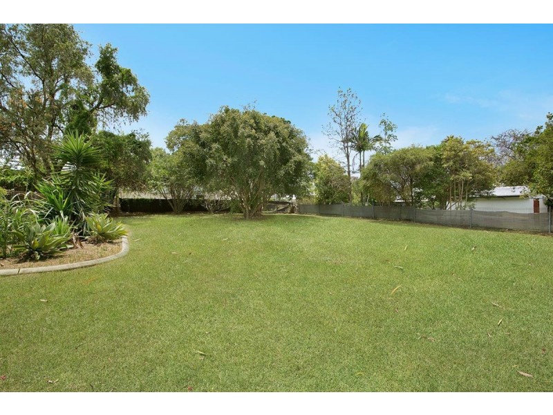 6 Smart Avenue, Eastern Heights QLD 4305