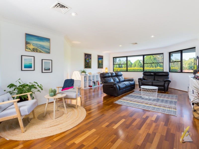 8 Casuarina Close, Bellbowrie QLD 4070