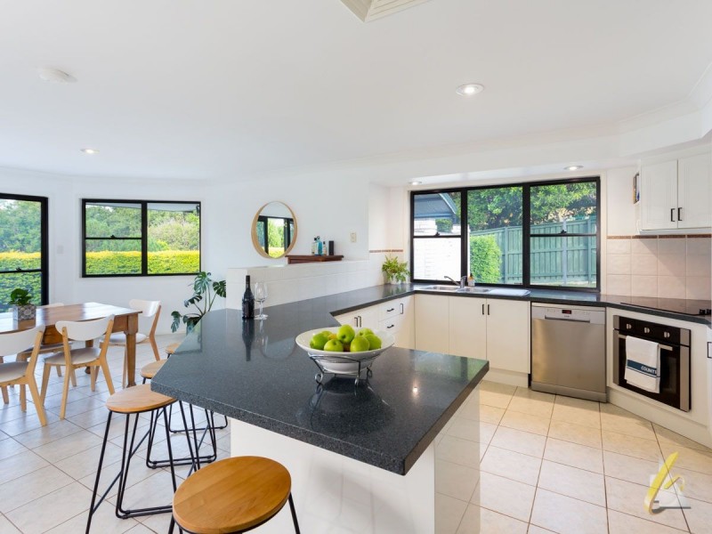 8 Casuarina Close, Bellbowrie QLD 4070