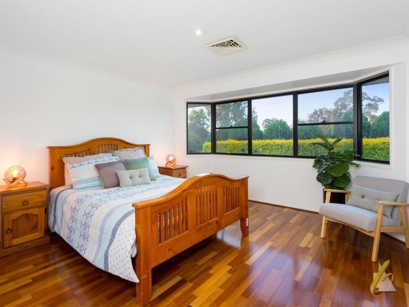 8 Casuarina Close, Bellbowrie QLD 4070