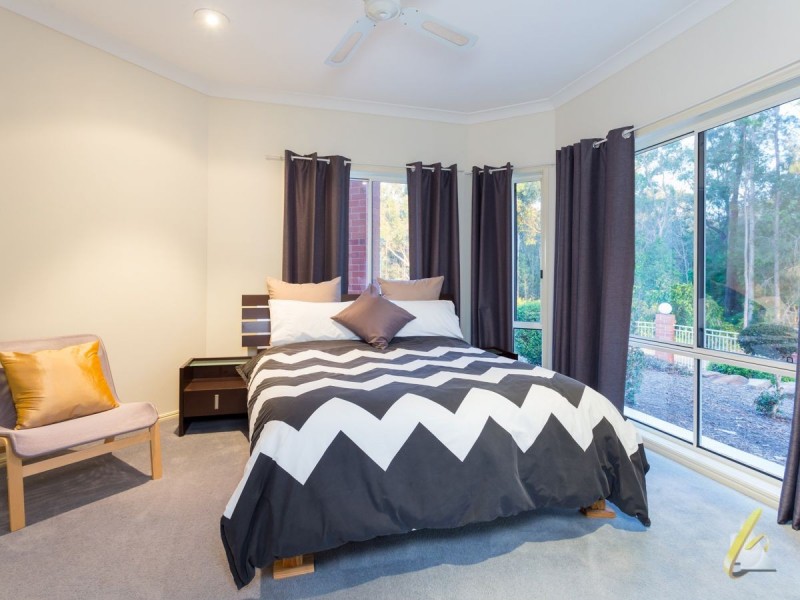 3 Stonyfell Pl, Forest Lake QLD 4078