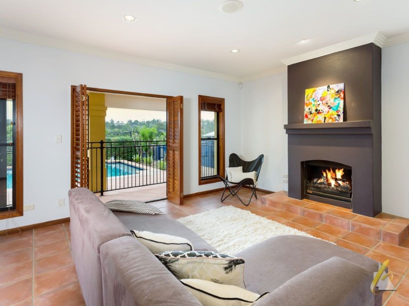 41 Nolan Rise, Brookfield QLD 4069