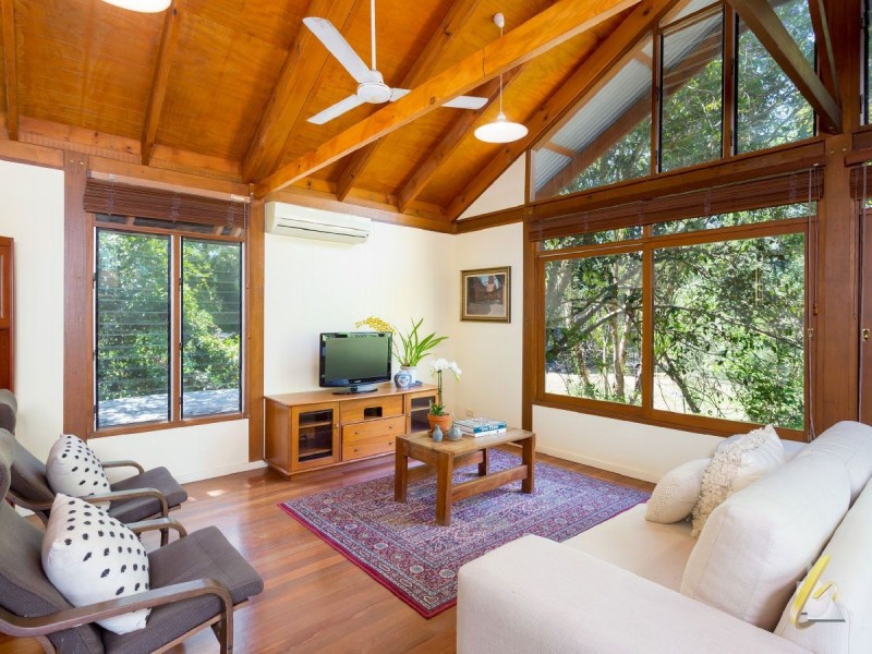 51 Upper Brookfield Road, Brookfield QLD 4069