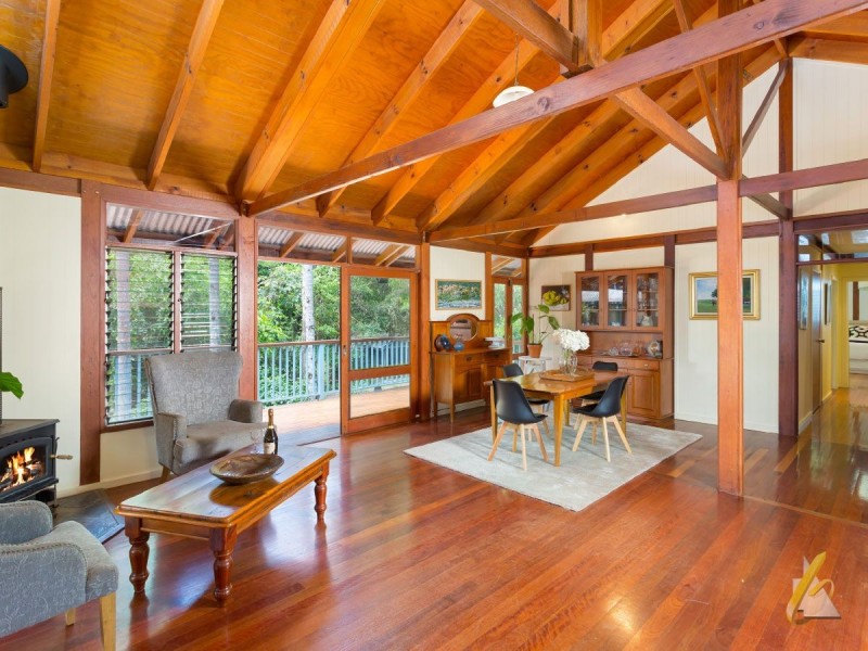 51 Upper Brookfield Road, Brookfield QLD 4069