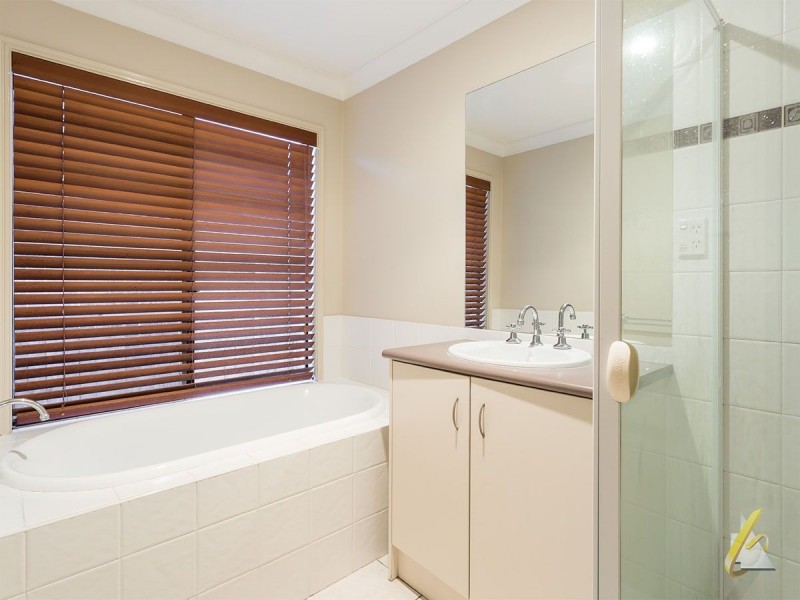 5 Gilberton Cres, Forest Lake QLD 4078