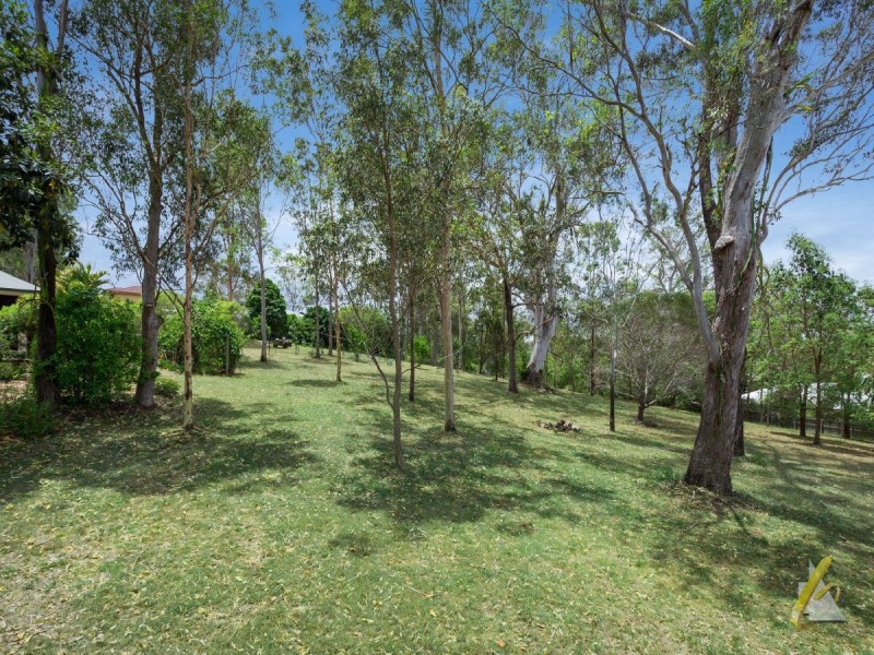 7 Logan Place, Pullenvale QLD 4069