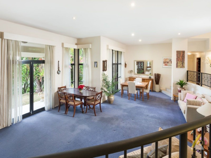 7 Logan Place, Pullenvale QLD 4069