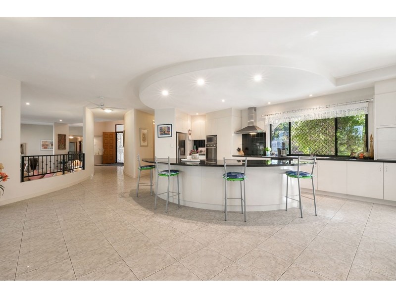 7 Logan Place, Pullenvale QLD 4069
