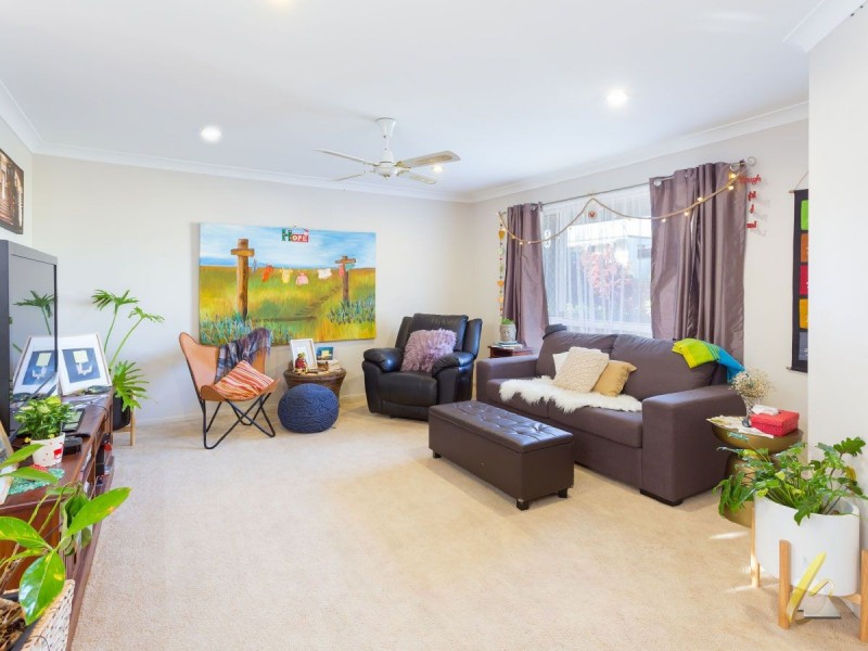 59 Lakeside Cres, Forest Lake QLD 4078