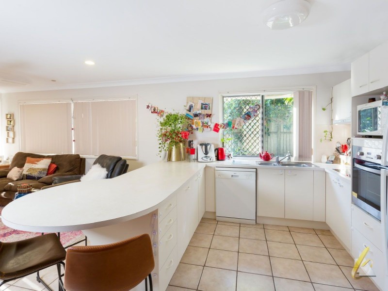 59 Lakeside Cres, Forest Lake QLD 4078