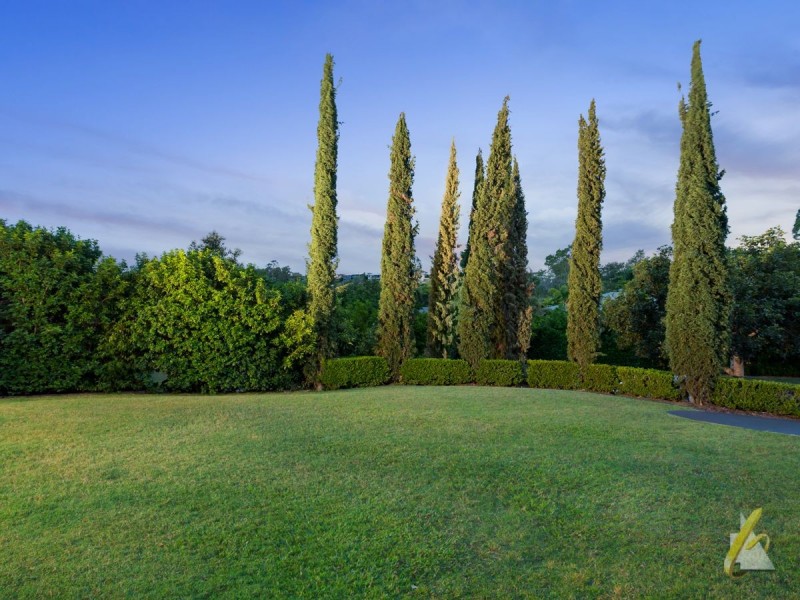 23 Westaway Crescent, Bellbowrie QLD 4070